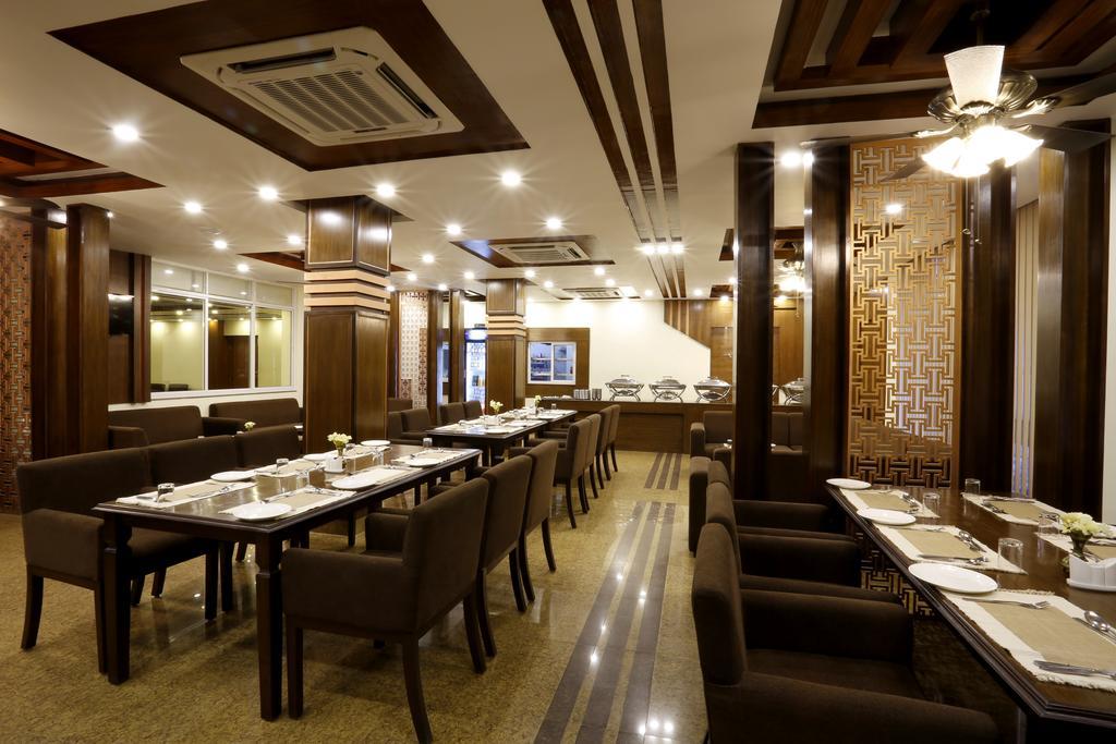 Mahadev Hotel Катманду Екстер'єр фото