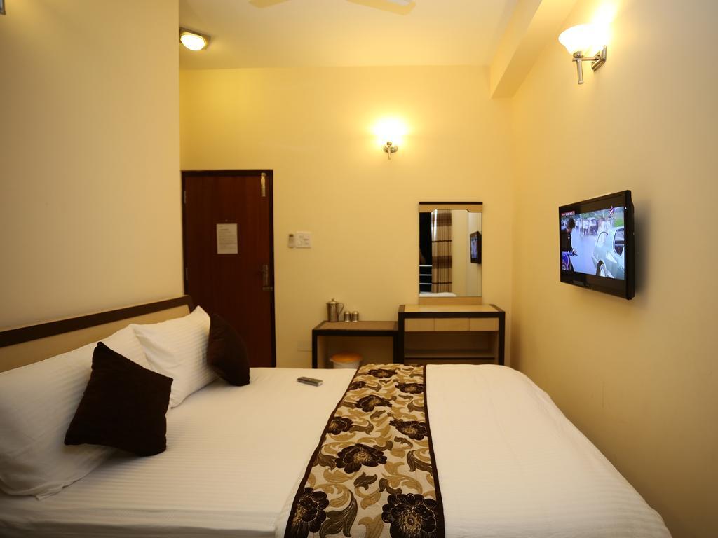 Mahadev Hotel Катманду Екстер'єр фото